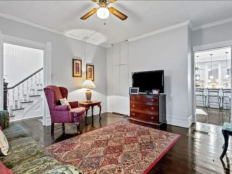 204 Superior Ave — Photo 15