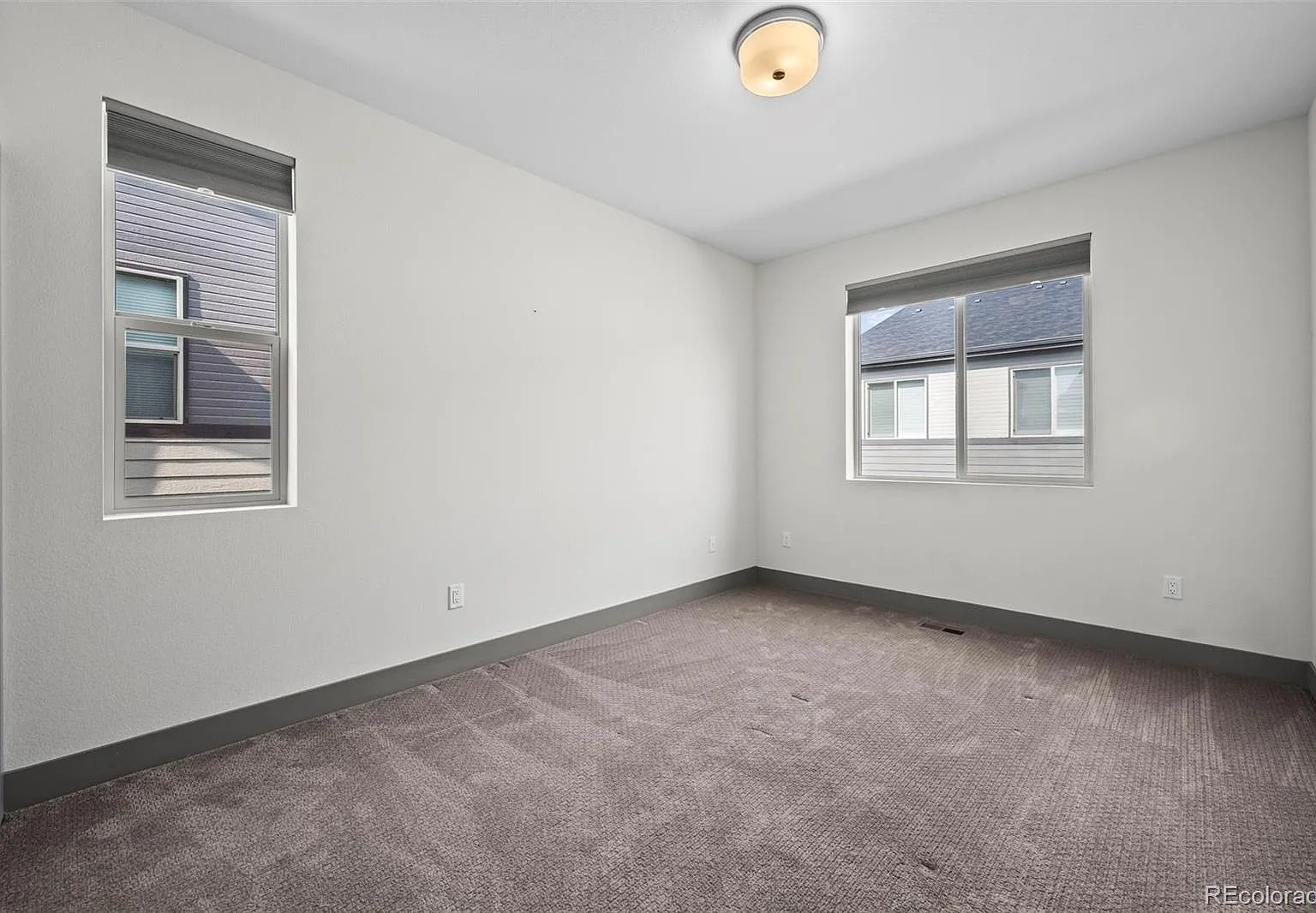 3 bed, 2.5 bath, 1831 sqft, $3,100 — Photo 3