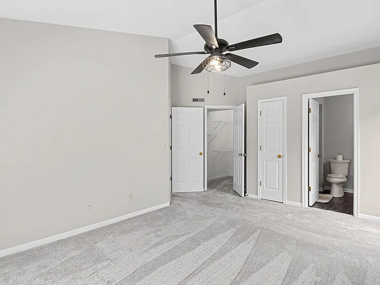 580 Cloverfield Ln #301 — Photo 16