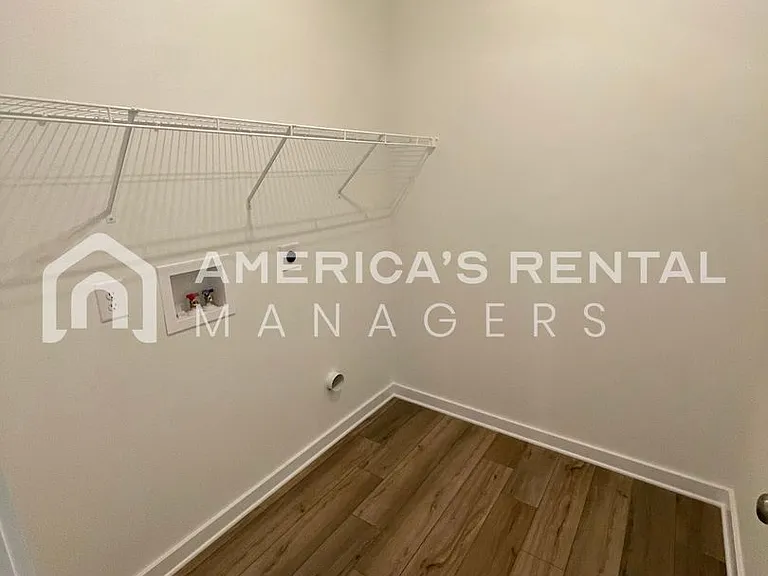 459 Troubadour Ln — Photo 18