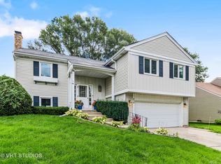 616 Armstrong Ct N, Buffalo Grove, IL 60089