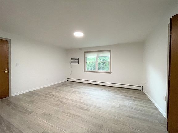 2nd image of 4 Dodge Rd #1-A10
