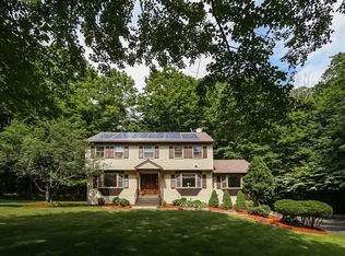 38 Lindencrest Dr, Danbury, CT 06811