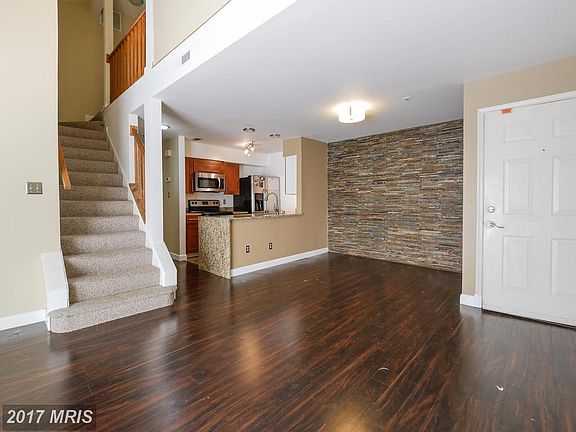 3rd image of 5905 Barbados Pl APT 203