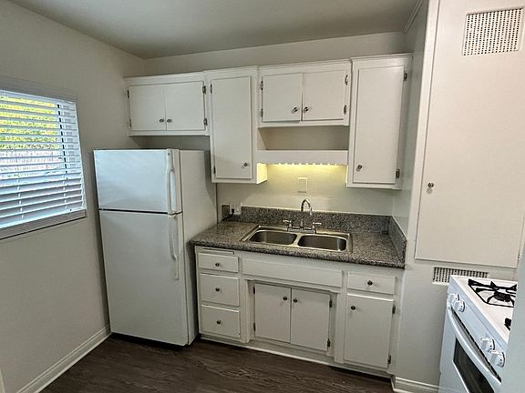 2nd image of 305 N Signal St APT 3