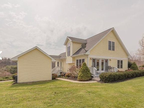 3rd image of 14 High Meadow Dr
