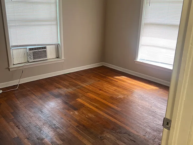 1212 N Hackberry Ave — Photo 7