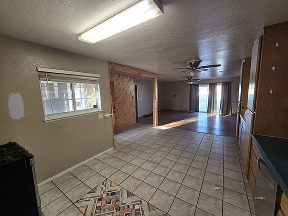 5th image of 258 Peg St