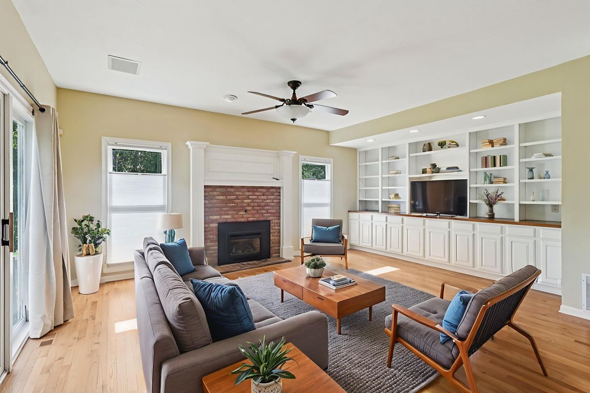Fox Hill Dr-S2907-010 virtually staged