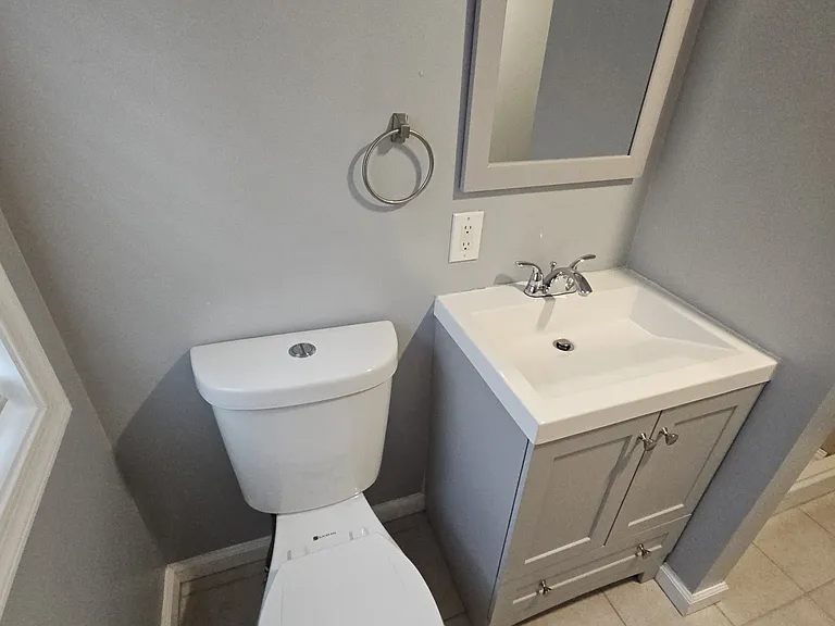 Nice sized bathroom nice sun light from the west