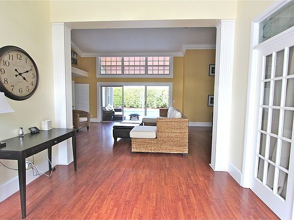 Entry/Foyer