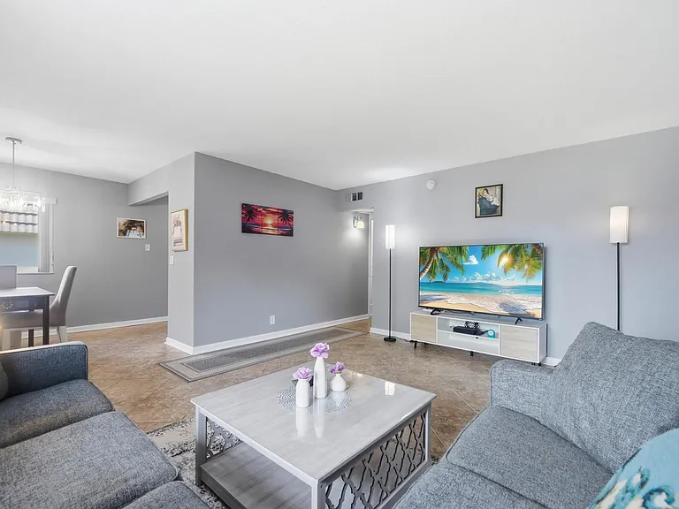 376 Saxony Way #H — Photo 23