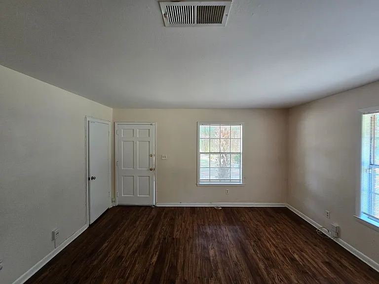 4250 N 8th Ave #1 — Photo 2
