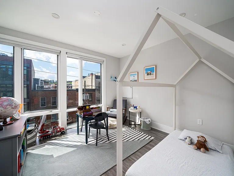 77 Madison St #3 — Photo 17