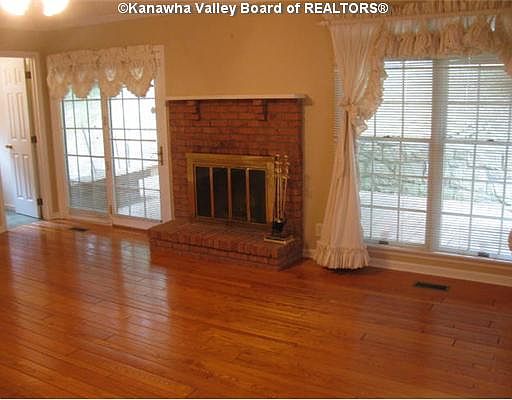 5th image of 515 Montrose Dr