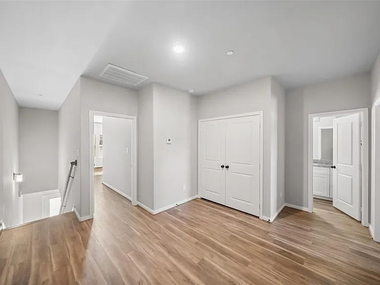 800 N Thompson St — Photo 13