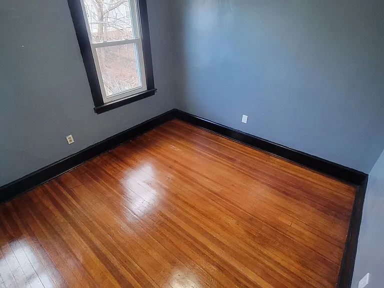 73 Lounsbury St #3 — Photo 4