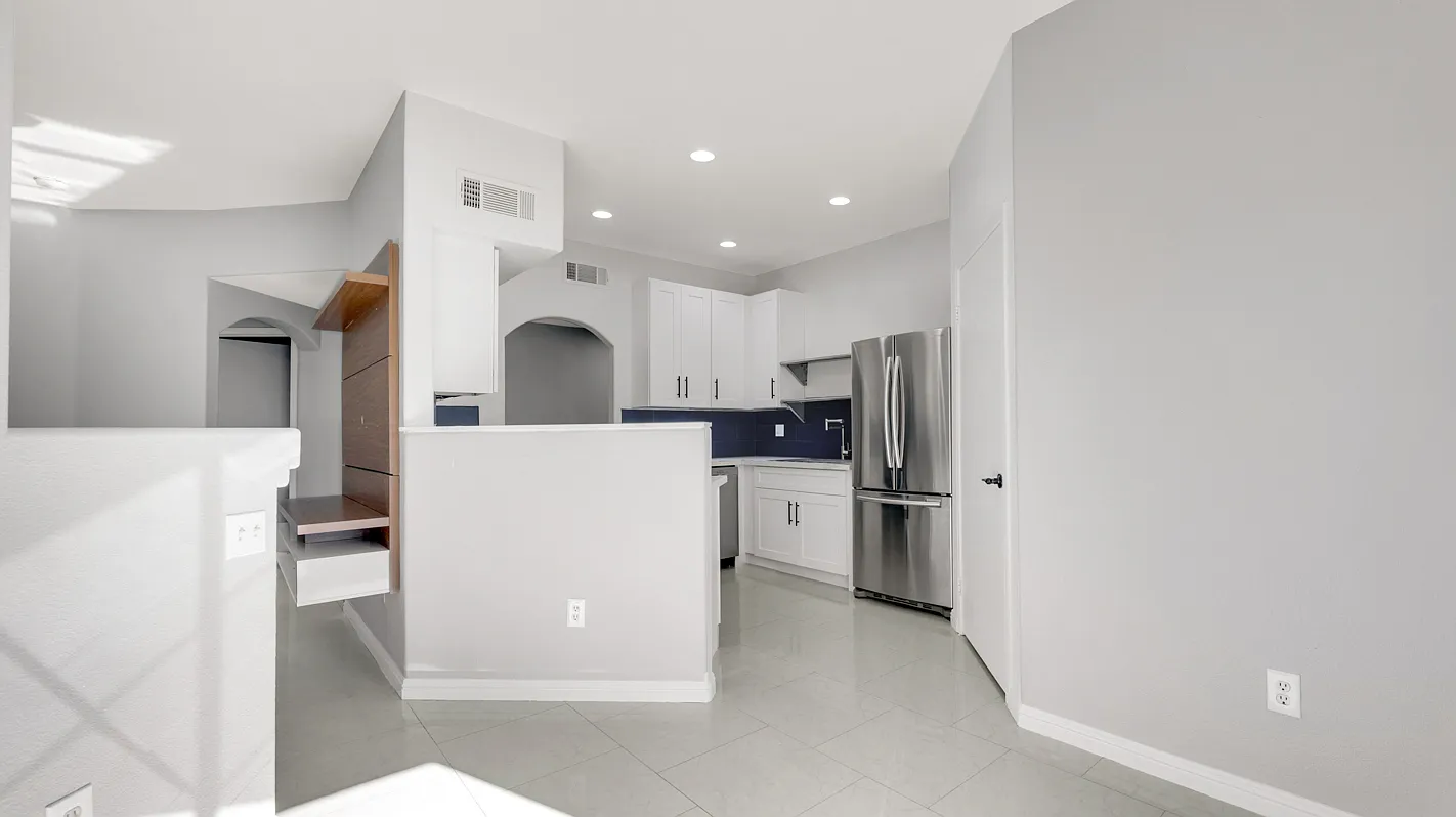 2 bed, 1131 sqft, $2,000 — Photo 2