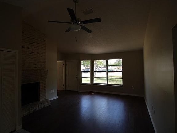 2nd image of 1393 Roanoke Ave