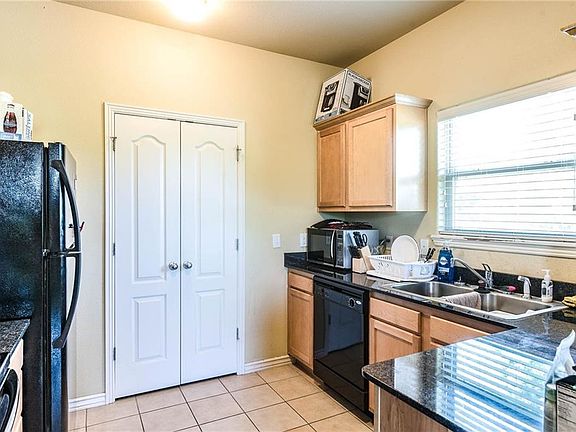 2nd image of 601 SW Loudon Dr Unit 1