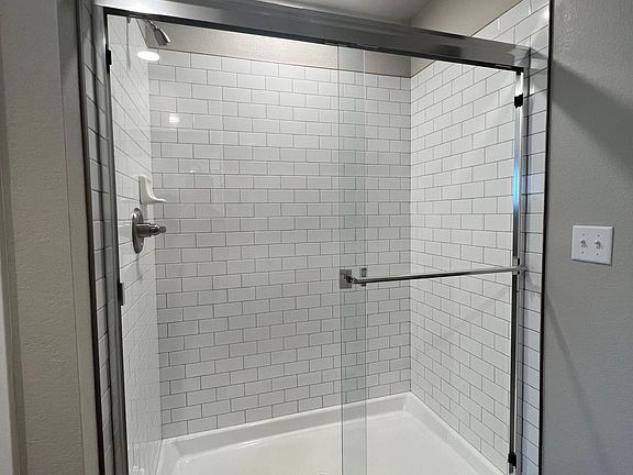 Primary bedrooms bathroom walk-in shower