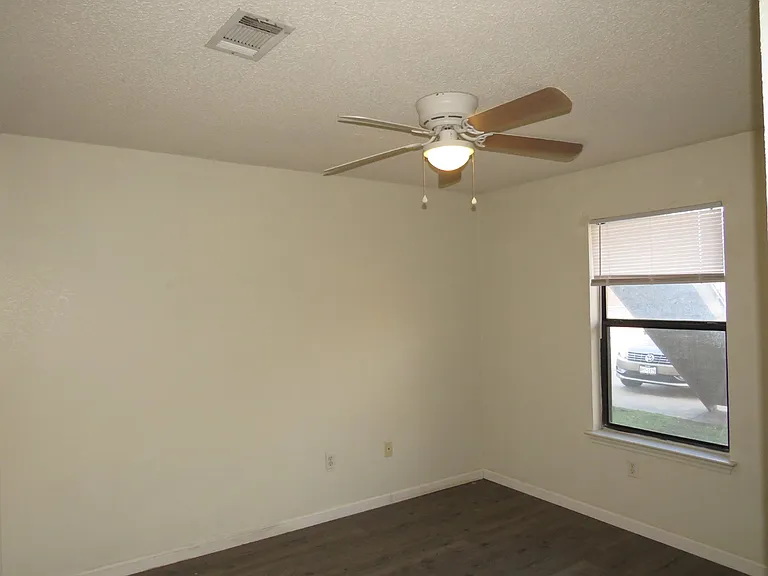 142 Wolf Rd #A — Photo 9