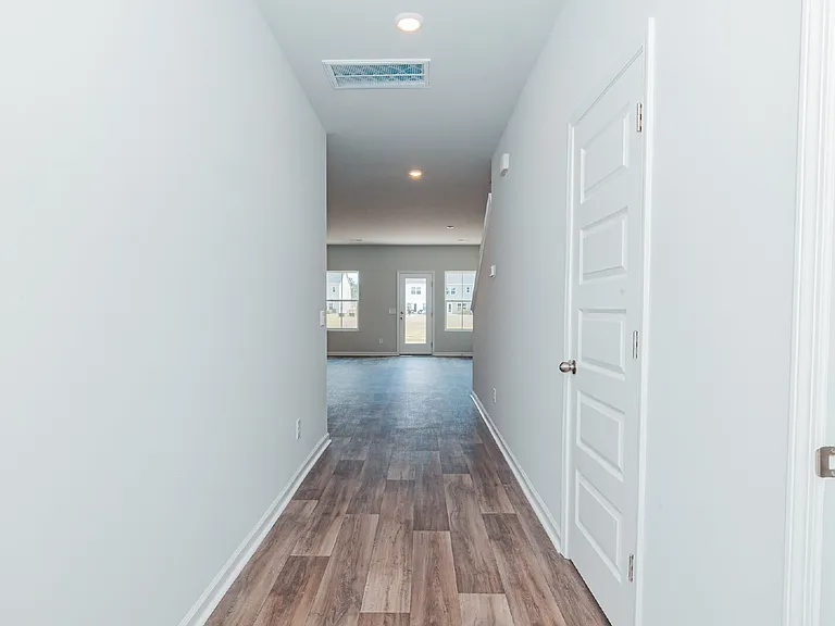 402 Tiliwa St — Photo 14
