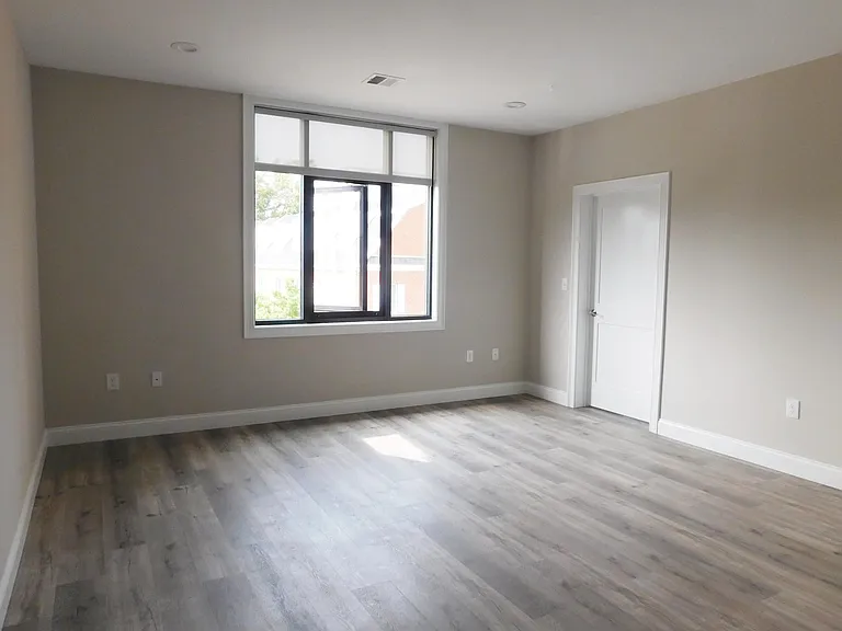 360 Washington St #205 — Photo 7