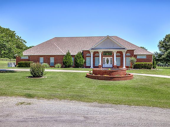3rd image of 11 Longacre Dr