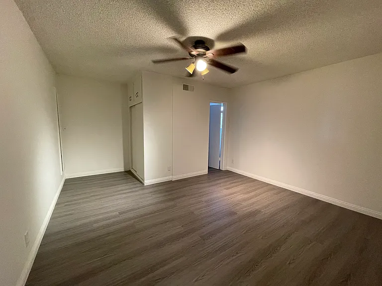 212 N Pasadena Ave #212 — Photo 13