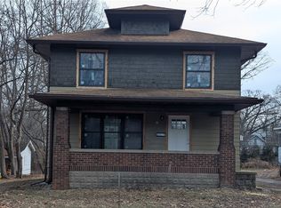 1057 7th St, Charleston, IL 61920