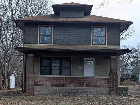 1057 7th St, Charleston, IL 61920