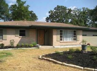 805 Esther Blvd, Bryan, TX 77802