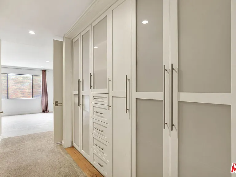 1260 S Beverly Glen Blvd #304 — Photo 23