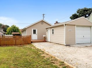 2210 40th Pl, Des Moines, IA 50310