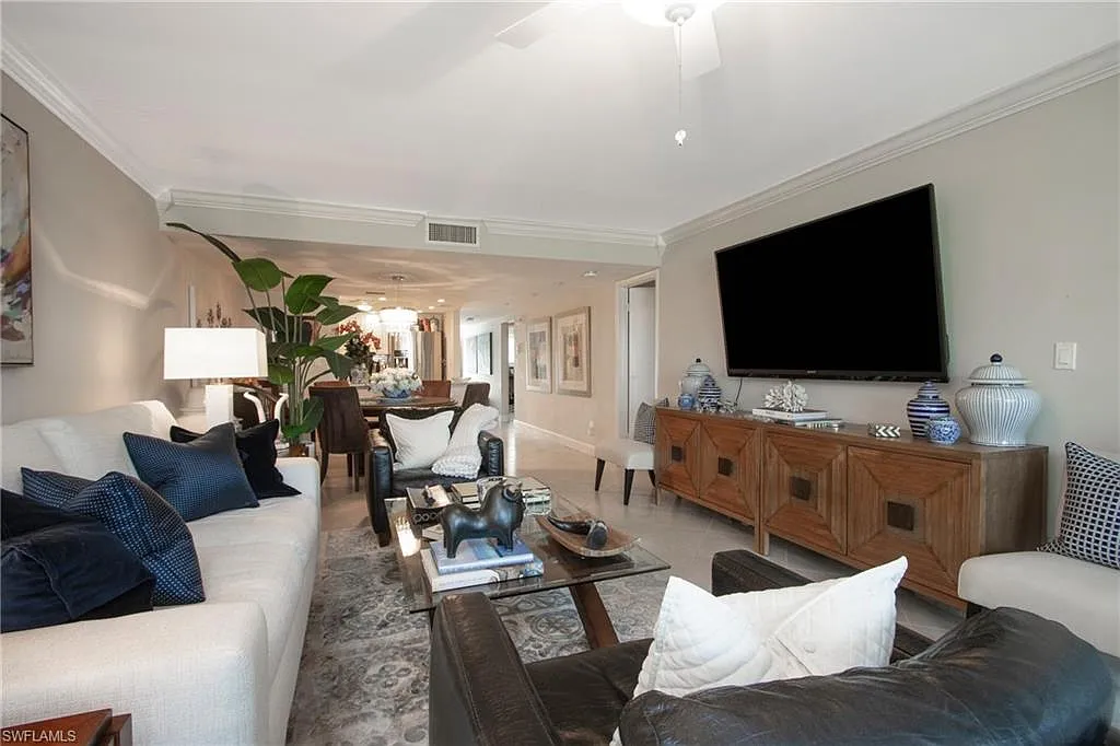 2 bed, 2.0 bath, 1600 sqft, $9,000 — Photo 3