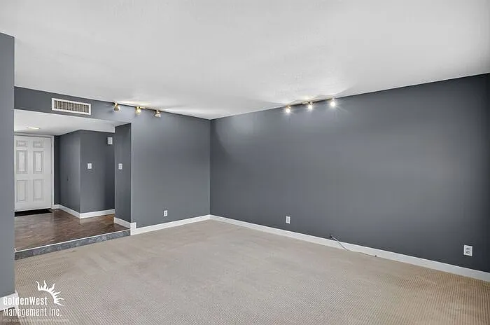 2615 W Straford Dr — Photo 6