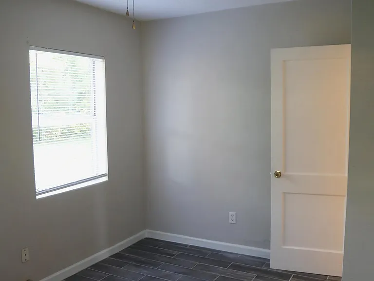 5084 Andrews St — Photo 15