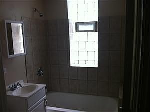 2nd image of 816 W 51st Pl
