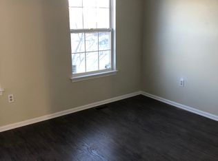 68 Maria Ct, Kendall Park, NJ 08824