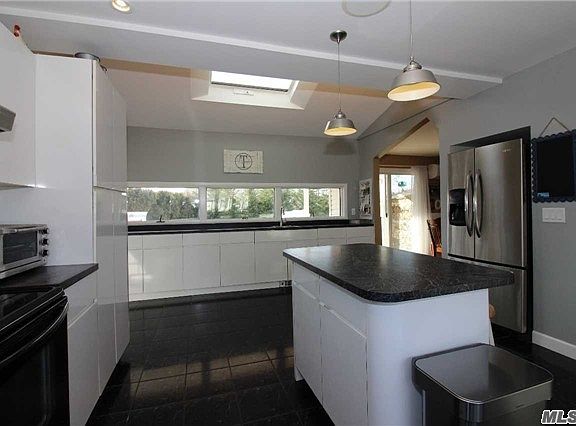 3rd image of 2 Linwood Pl