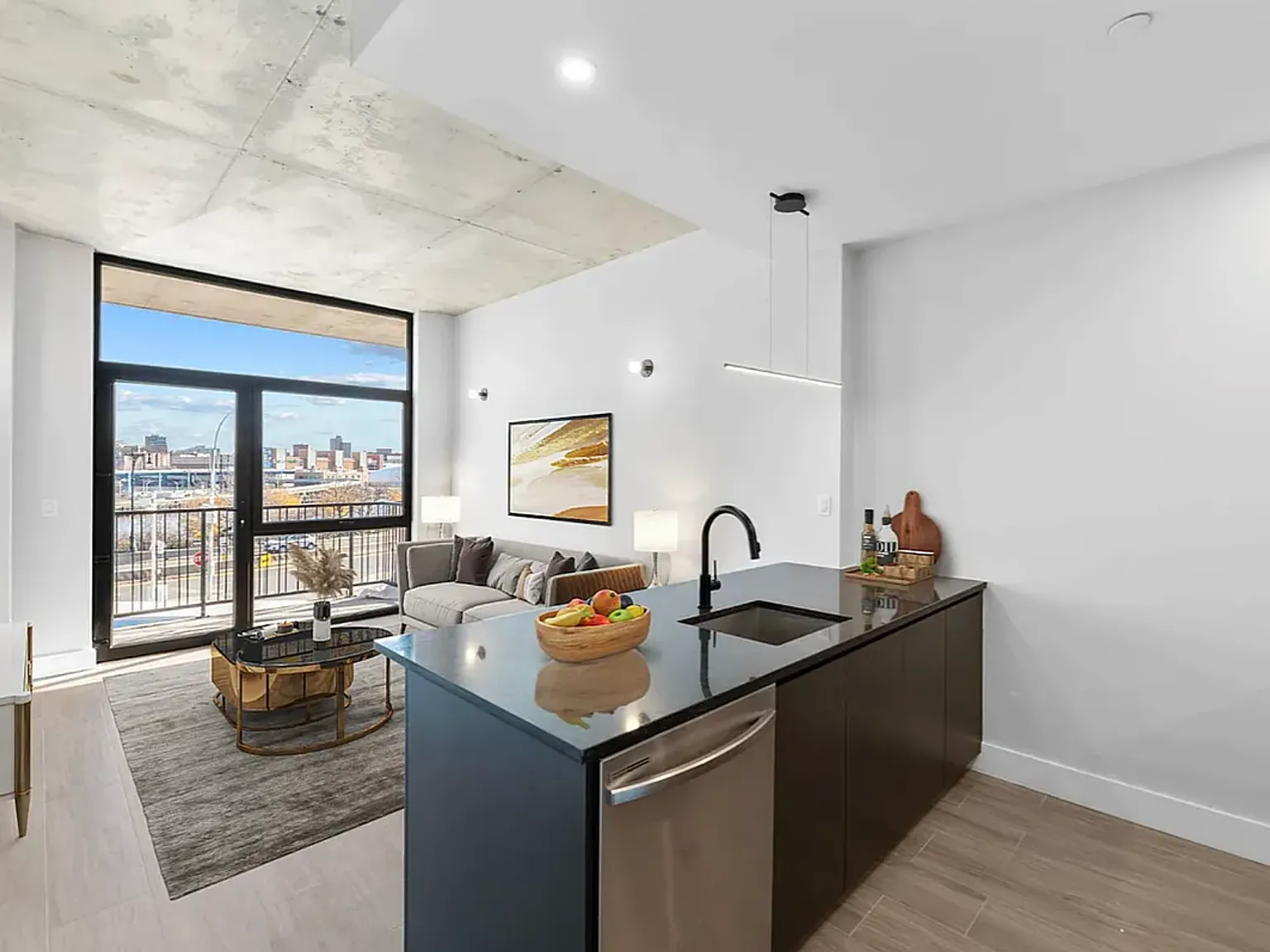 101 Macombs Place — Photo 2