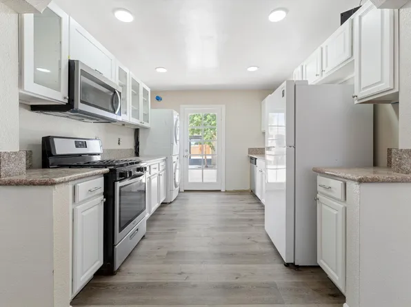 5111 W Avenue L10, Quartz Hill, CA 93536