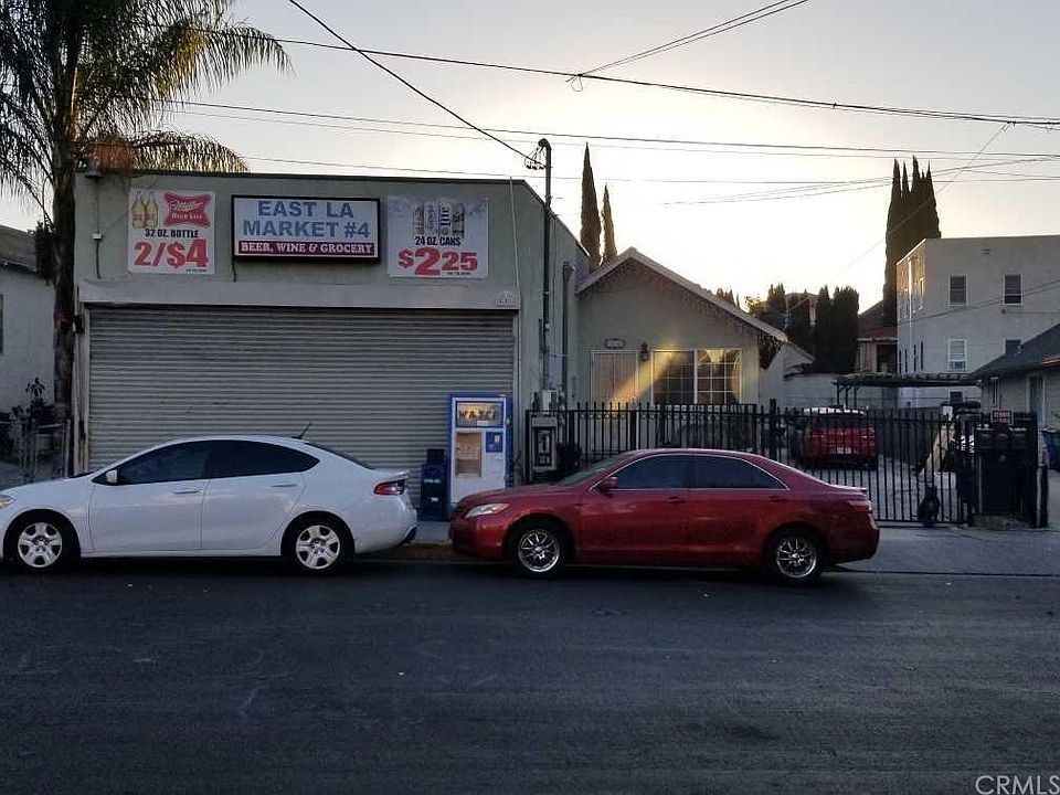 1st image of 808 Blades St