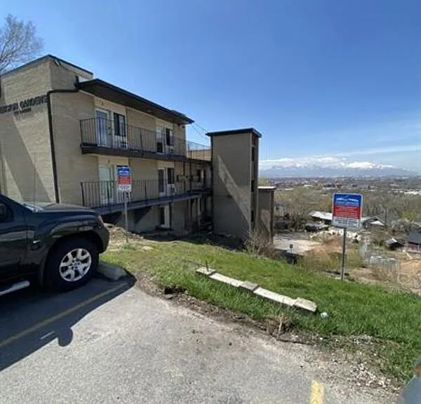 599 N Darwin St #9 — Photo 7