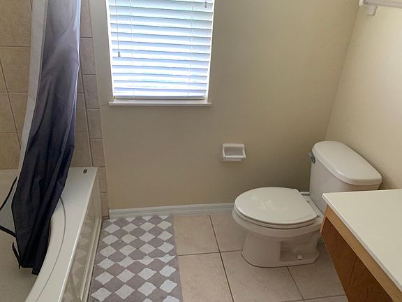 4th image of 2230 Retreat View Cir