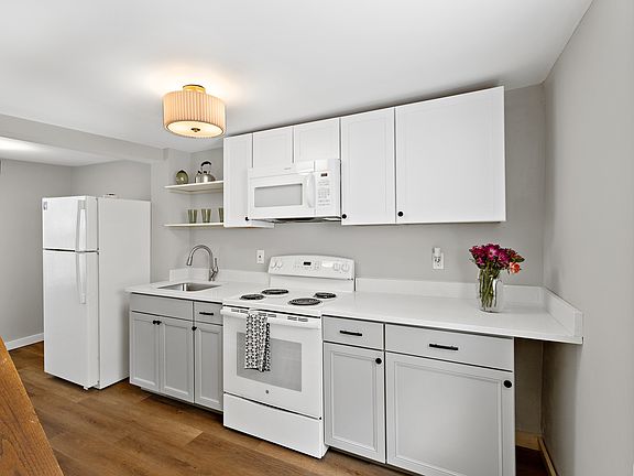4th image of 56 Van Buren St #3