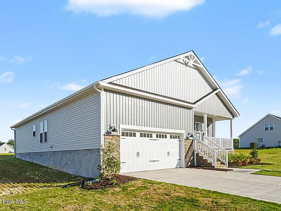 3rd image of 108 Tuskeegee Drive