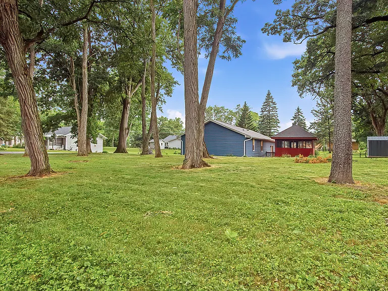 W1136 Celandine Rd — Photo 35