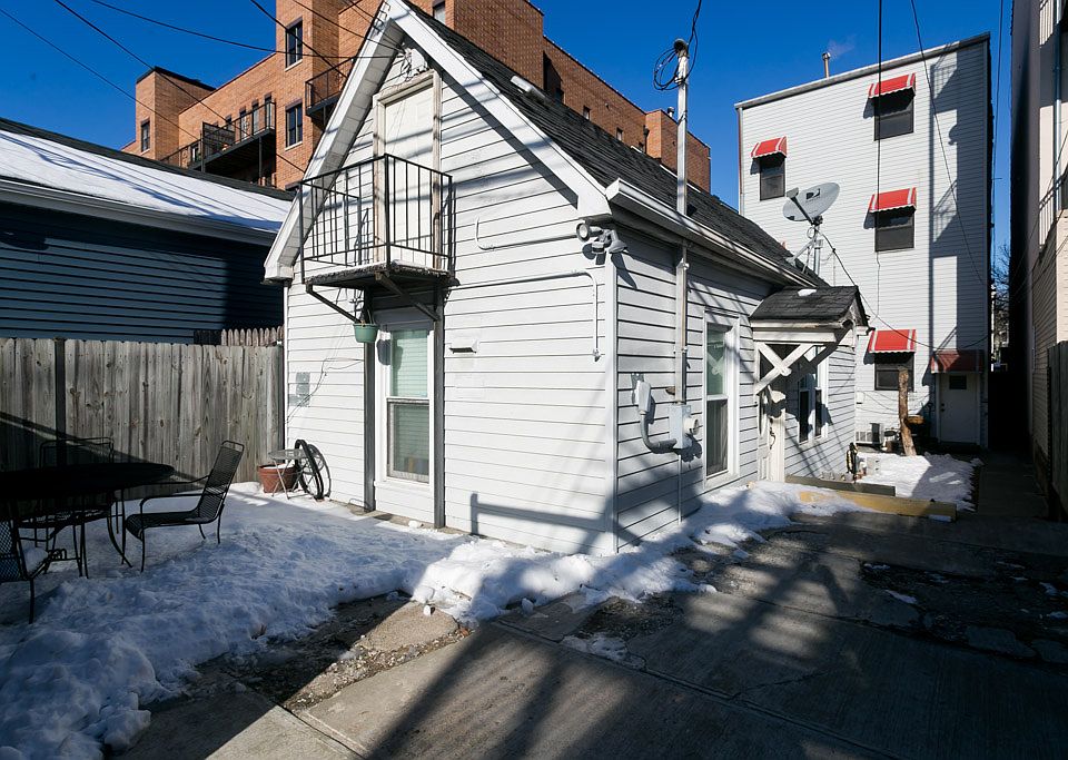 1st image of 2119 W Belmont Ave #Ch